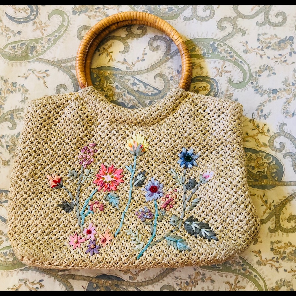 Vintage purse. The sweetest.